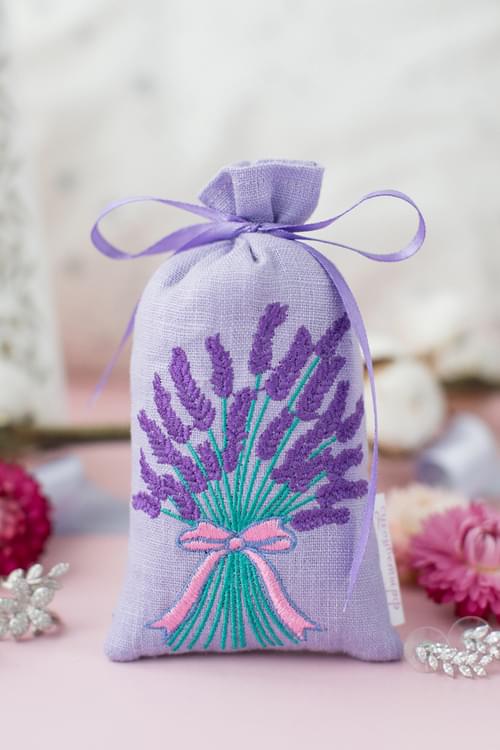 Фотография саше с цветами лаванды и вышивкой натуральный ароматизатор - J'aime Ma Maison