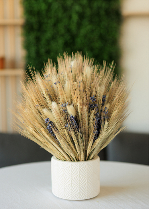 Стильная композиция со злаками и лавандой "Полевая гармония"