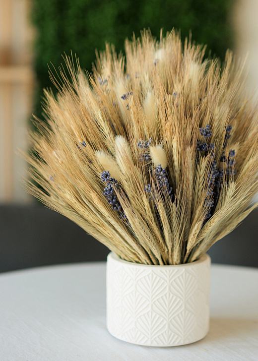 Стильная композиция со злаками и лавандой "Полевая гармония"