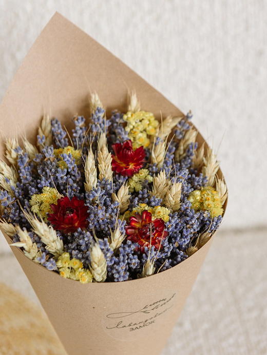 Букет лаванда крымская, пшеница и яркие сухоцветы, средний