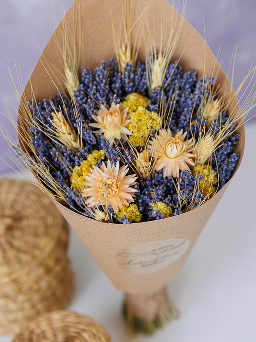 Букет лаванда крымская, пшеница и нежные сухоцветы, средний